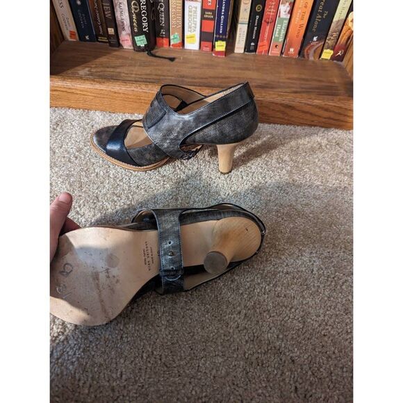 Ellen verbeek grey heels with detachable foot cuff sz 40 euc - Picture 5 of 7